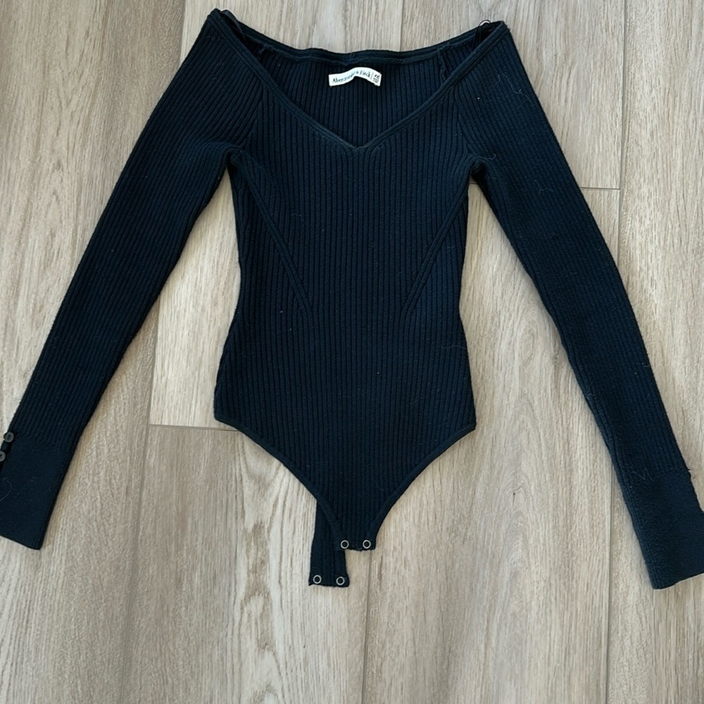 Abercrombie & Fitch Off the Shoulder Sweater Bodysuit